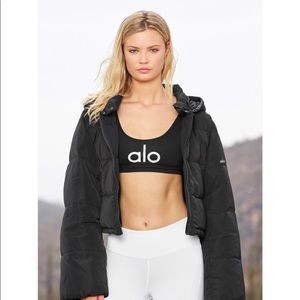 Alo yoga cropped puffer jacket worn one time!!! XS